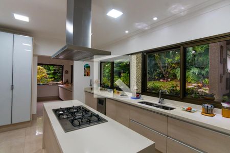 Casa à venda com 750m², 5 quartos e 10 vagas Casa à venda com 750m², 5 quartos e 10 vagasCozinha