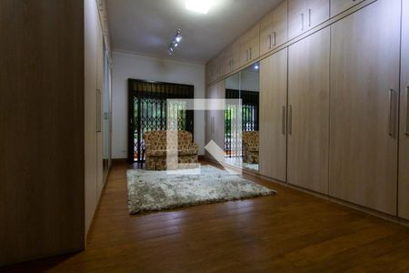 Casa à venda com 750m², 5 quartos e 10 vagas Casa à venda com 750m², 5 quartos e 10 vagasCloset do quarto 5