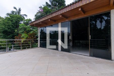 Casa à venda com 750m², 5 quartos e 10 vagas Casa à venda com 750m², 5 quartos e 10 vagasVaranda Ateliê