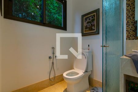 Casa à venda com 750m², 5 quartos e 10 vagas Casa à venda com 750m², 5 quartos e 10 vagasBanheiro da Suíte 5