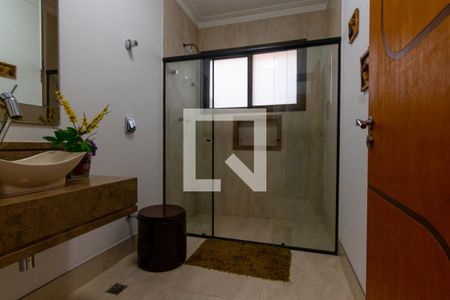 Casa à venda com 750m², 5 quartos e 10 vagas Casa à venda com 750m², 5 quartos e 10 vagasBanheiro da Suíte 3