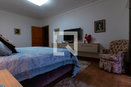 Casa à venda com 750m², 5 quartos e 10 vagas Casa à venda com 750m², 5 quartos e 10 vagasQuarto 5 - Suíte