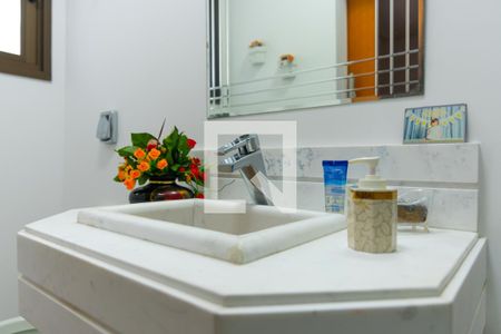 Casa à venda com 750m², 5 quartos e 10 vagas Casa à venda com 750m², 5 quartos e 10 vagasBanheiro da Suíte 1 e 2