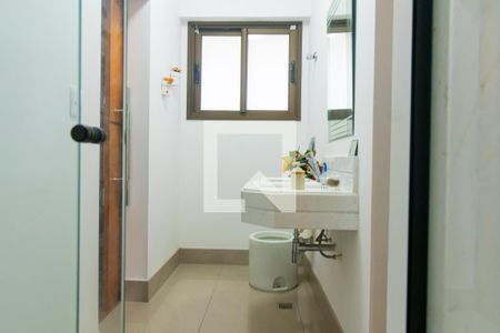 Casa à venda com 750m², 5 quartos e 10 vagas Casa à venda com 750m², 5 quartos e 10 vagasBanheiro da Suíte 1 e 2