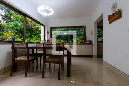 Casa à venda com 750m², 5 quartos e 10 vagas Casa à venda com 750m², 5 quartos e 10 vagasSala de jantar