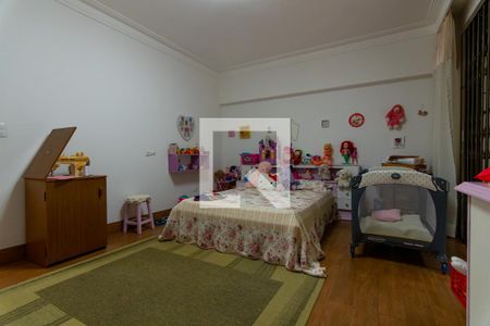 Casa à venda com 750m², 5 quartos e 10 vagas Casa à venda com 750m², 5 quartos e 10 vagasQuarto 4 - Suíte