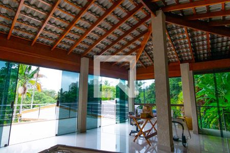 Casa à venda com 750m², 5 quartos e 10 vagas Casa à venda com 750m², 5 quartos e 10 vagasAteliê