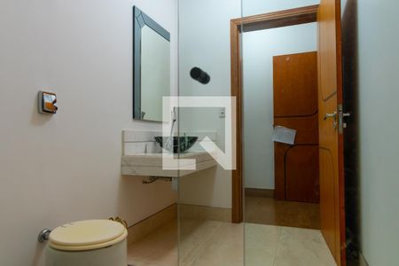 Casa à venda com 750m², 5 quartos e 10 vagas Casa à venda com 750m², 5 quartos e 10 vagasBanheiro da Suíte 4