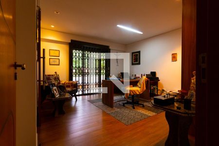 Casa à venda com 750m², 5 quartos e 10 vagas Casa à venda com 750m², 5 quartos e 10 vagasQuarto 2 - Suíte