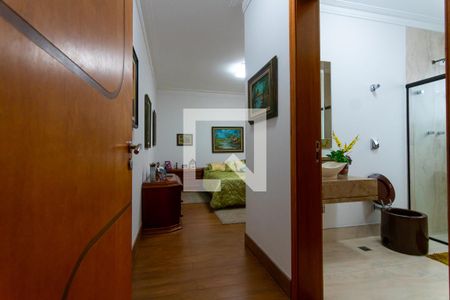 Casa à venda com 750m², 5 quartos e 10 vagas Casa à venda com 750m², 5 quartos e 10 vagasQuarto 3 - Suíte