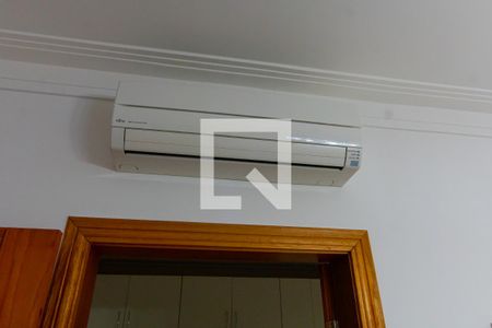 Casa à venda com 750m², 5 quartos e 10 vagas Casa à venda com 750m², 5 quartos e 10 vagasAr condicionado sala de jantar