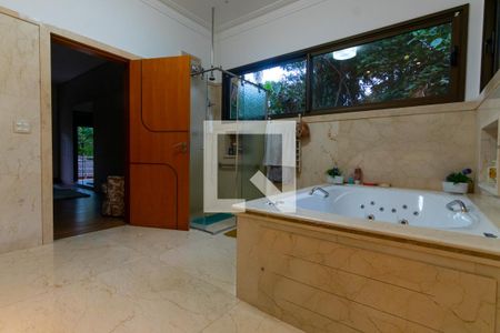 Casa à venda com 750m², 5 quartos e 10 vagas Casa à venda com 750m², 5 quartos e 10 vagasBanheiro da Suíte 5