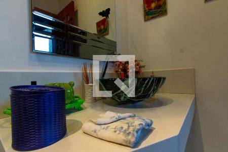 Casa à venda com 750m², 5 quartos e 10 vagas Casa à venda com 750m², 5 quartos e 10 vagasBanheiro da churrasqueira