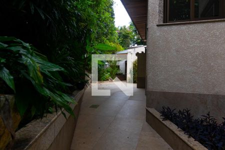 Casa à venda com 750m², 5 quartos e 10 vagas Casa à venda com 750m², 5 quartos e 10 vagasJardim