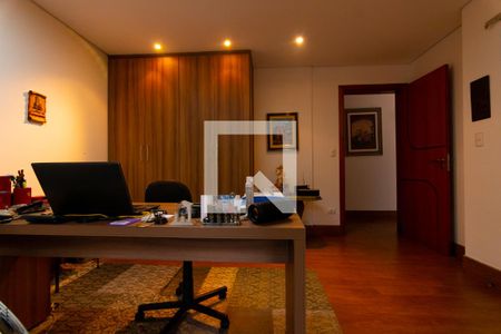 Casa à venda com 750m², 5 quartos e 10 vagas Casa à venda com 750m², 5 quartos e 10 vagasQuarto 2 - Suíte