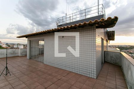 Apartamento à venda com 200m², 3 quartos e 4 vagasCobertura