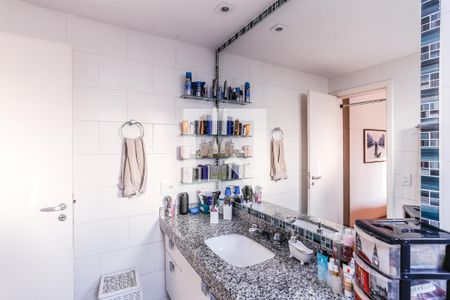 Apartamento para alugar com 178m², 3 quartos e 3 vagas Apartamento para alugar com 178m², 3 quartos e 3 vagasBanheiro Suíte 1
