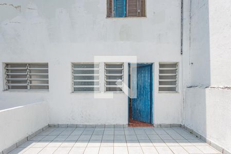 Casa à venda com 180m², 4 quartos e 8 vagas Casa à venda com 180m², 4 quartos e 8 vagasVaranda da Área de serviço