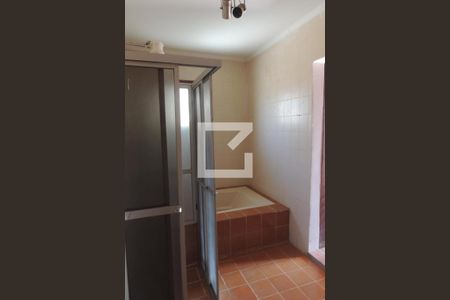 Casa de condomínio à venda com 440m², 4 quartos e 2 vagasBanheiro da Suíte 2