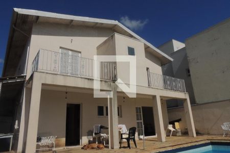 Casa de condomínio à venda com 440m², 4 quartos e 2 vagasFachada