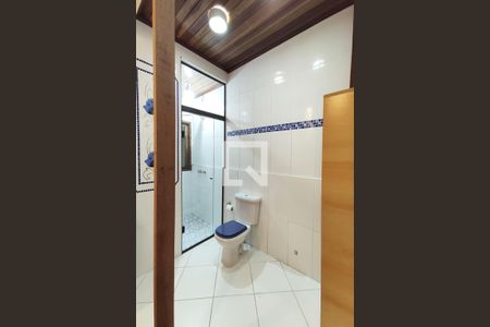 Casa à venda com 274m², 2 quartos e 4 vagas Casa à venda com 274m², 2 quartos e 4 vagasBanheiro da Suíte