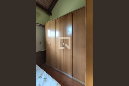 Casa à venda com 274m², 2 quartos e 4 vagas Casa à venda com 274m², 2 quartos e 4 vagasQuarto 1
