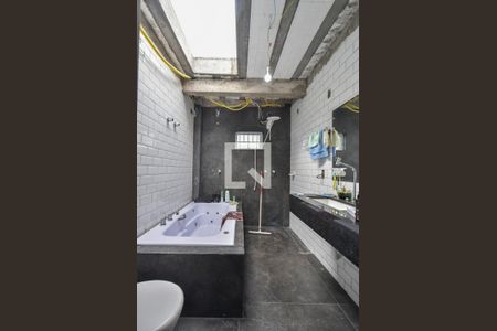 Casa à venda com 280m², 3 quartos e 3 vagasBanheiro Suíte 01