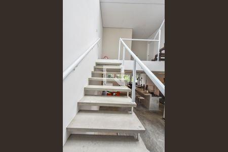 Casa à venda com 280m², 3 quartos e 3 vagasEscada