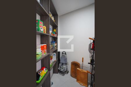 Casa à venda com 352m², 3 quartos e 4 vagasDespensa