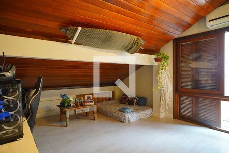 Casa à venda com 352m², 3 quartos e 4 vagasSuíte 2