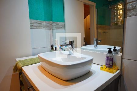 Casa à venda com 352m², 3 quartos e 4 vagasBanheiro da Suíte 2