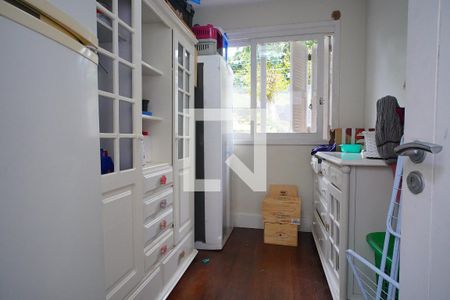 Casa à venda com 352m², 3 quartos e 4 vagasQuarto de Serviço