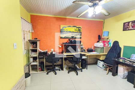 Casa à venda com 370m², 3 quartos e 2 vagas Casa à venda com 370m², 3 quartos e 2 vagasEscritório