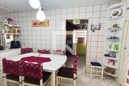 Casa à venda com 370m², 3 quartos e 2 vagas Casa à venda com 370m², 3 quartos e 2 vagasCozinha