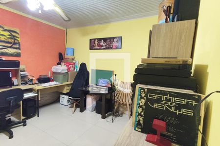 Casa à venda com 370m², 3 quartos e 2 vagas Casa à venda com 370m², 3 quartos e 2 vagasEscritório