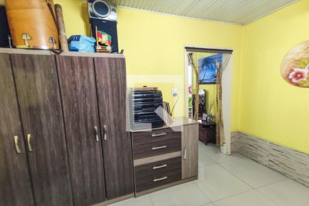 Casa à venda com 370m², 3 quartos e 2 vagas Casa à venda com 370m², 3 quartos e 2 vagasEscritório