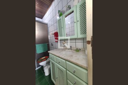 Casa à venda com 370m², 3 quartos e 2 vagas Casa à venda com 370m², 3 quartos e 2 vagasBanheiro 2