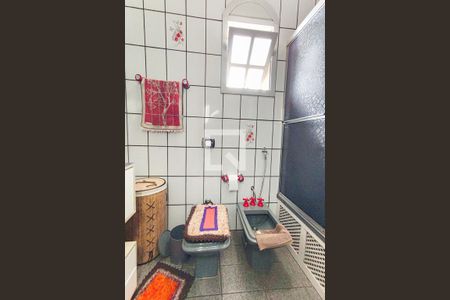 Casa à venda com 370m², 3 quartos e 2 vagas Casa à venda com 370m², 3 quartos e 2 vagasBanheiro da Suíte