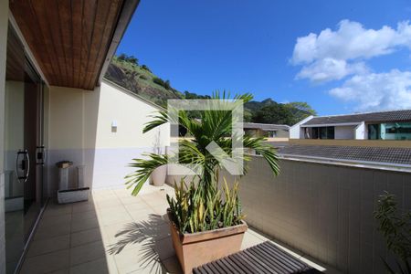 Casa de condomínio à venda com 375m², 5 quartos e 3 vagasTerraço