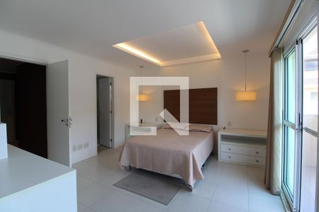 Casa de condomínio à venda com 375m², 5 quartos e 3 vagasSuíte 2