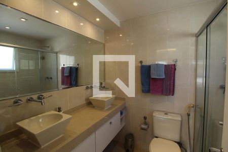 Casa de condomínio à venda com 375m², 5 quartos e 3 vagasBanheiro - Suíte 2