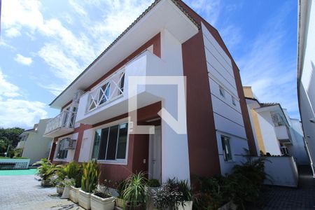 Casa de condomínio à venda com 375m², 5 quartos e 3 vagasFachada - Frente