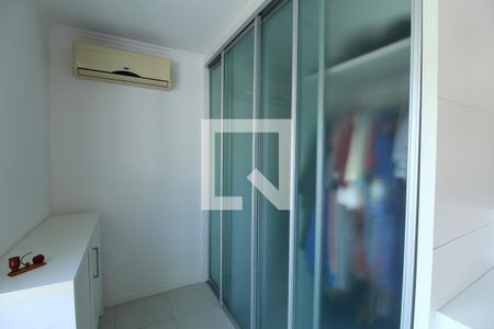 Casa de condomínio à venda com 375m², 5 quartos e 3 vagasCloset - Suíte 2