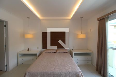 Casa de condomínio à venda com 375m², 5 quartos e 3 vagasSuíte 2