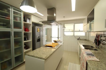 Casa de condomínio à venda com 375m², 5 quartos e 3 vagasCozinha