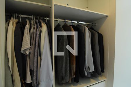 Casa de condomínio à venda com 375m², 5 quartos e 3 vagasCloset - Suíte 2