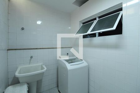 Casa de condomínio à venda com 375m², 5 quartos e 3 vagasÁrea de Serviço