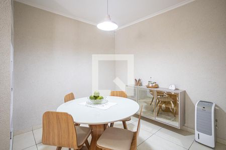 Casa à venda com 120m², 3 quartos e 4 vagas Casa à venda com 120m², 3 quartos e 4 vagasCozinha