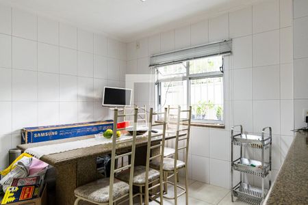 Casa à venda com 150m², 2 quartos e 3 vagas Casa à venda com 150m², 2 quartos e 3 vagasCozinha