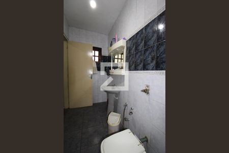 Casa à venda com 316m², 3 quartos e 6 vagasEdícula - Banheiro